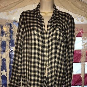 Size Small Lucky soft button up shirt
